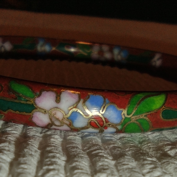 Hand enameled oriental design bangle bracelet - Picture 10 of 16